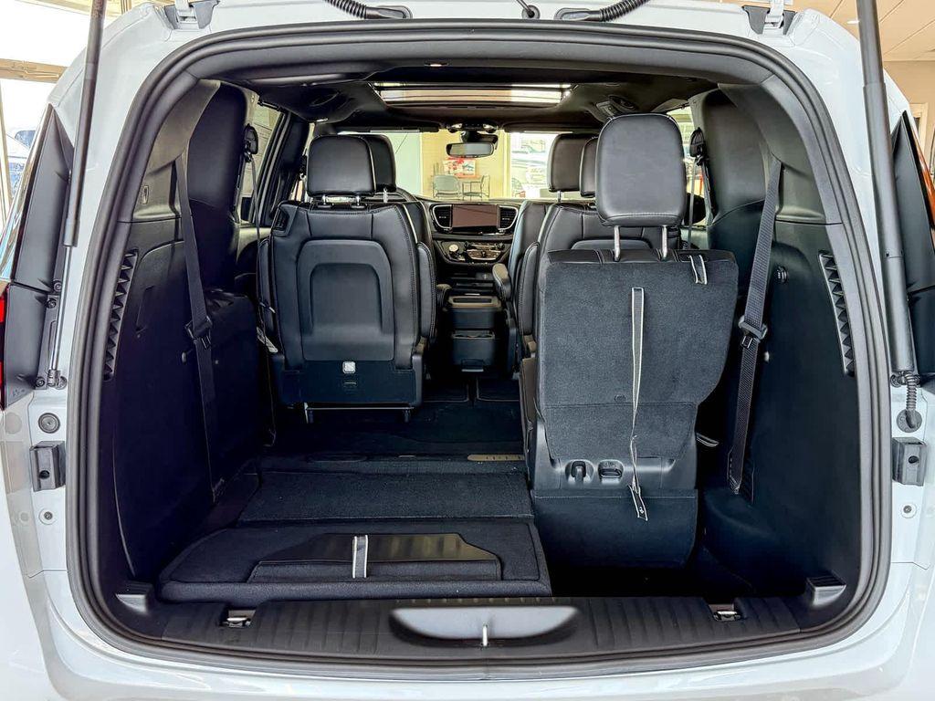 new 2026 Chrysler Pacifica car, priced at $47,656