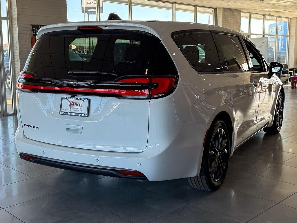 new 2026 Chrysler Pacifica car, priced at $47,656