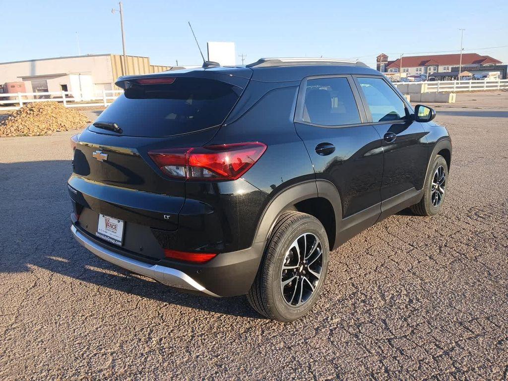 new 2026 Chevrolet TrailBlazer car, priced at $27,320