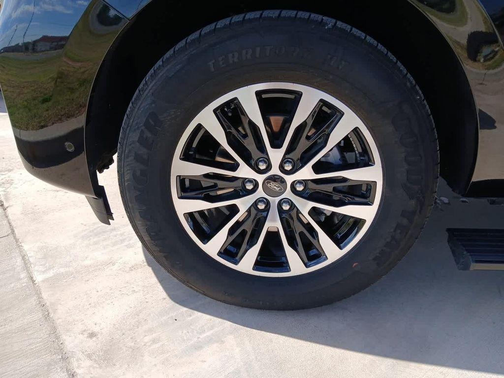 used 2025 Ford Expedition car, priced at $68,876