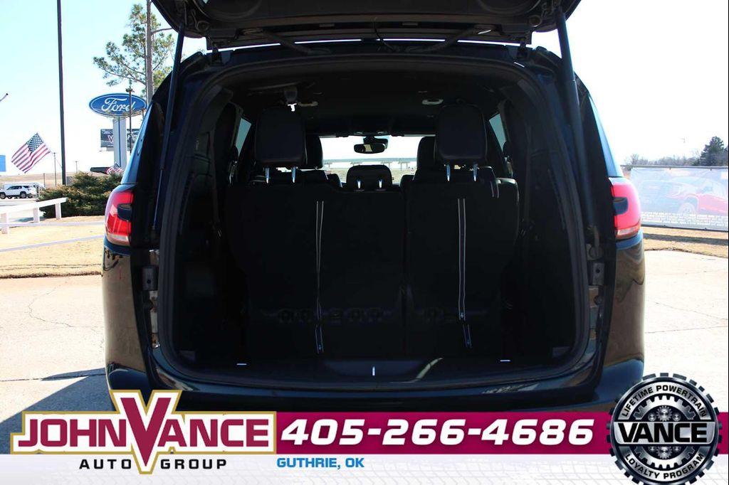 used 2025 Chrysler Pacifica car, priced at $37,687