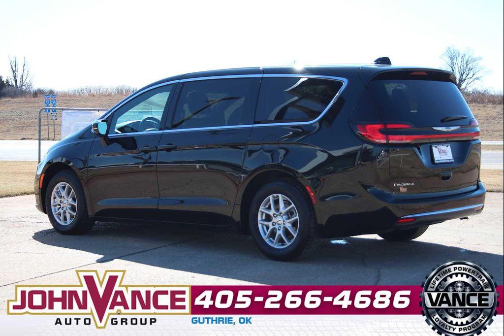 used 2025 Chrysler Pacifica car, priced at $37,687