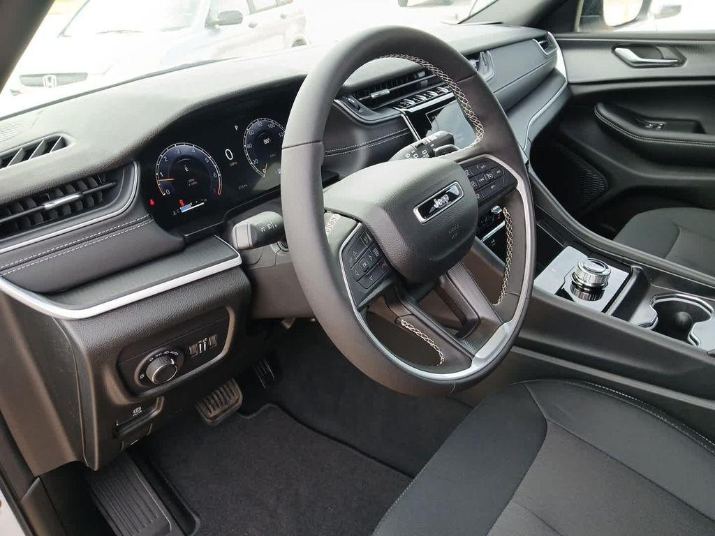 new 2026 Jeep Grand Cherokee car, priced at $41,409