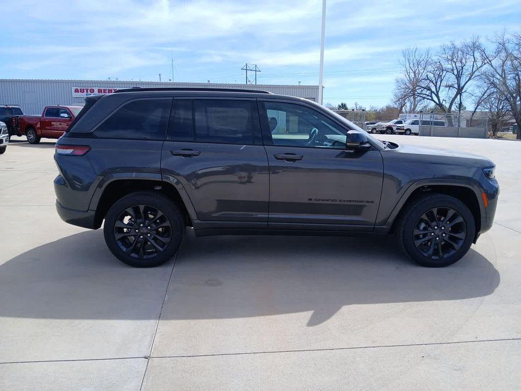 new 2026 Jeep Grand Cherokee car, priced at $54,575