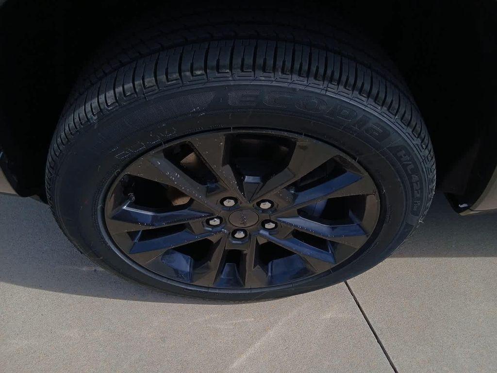 new 2026 Jeep Grand Cherokee car, priced at $54,575