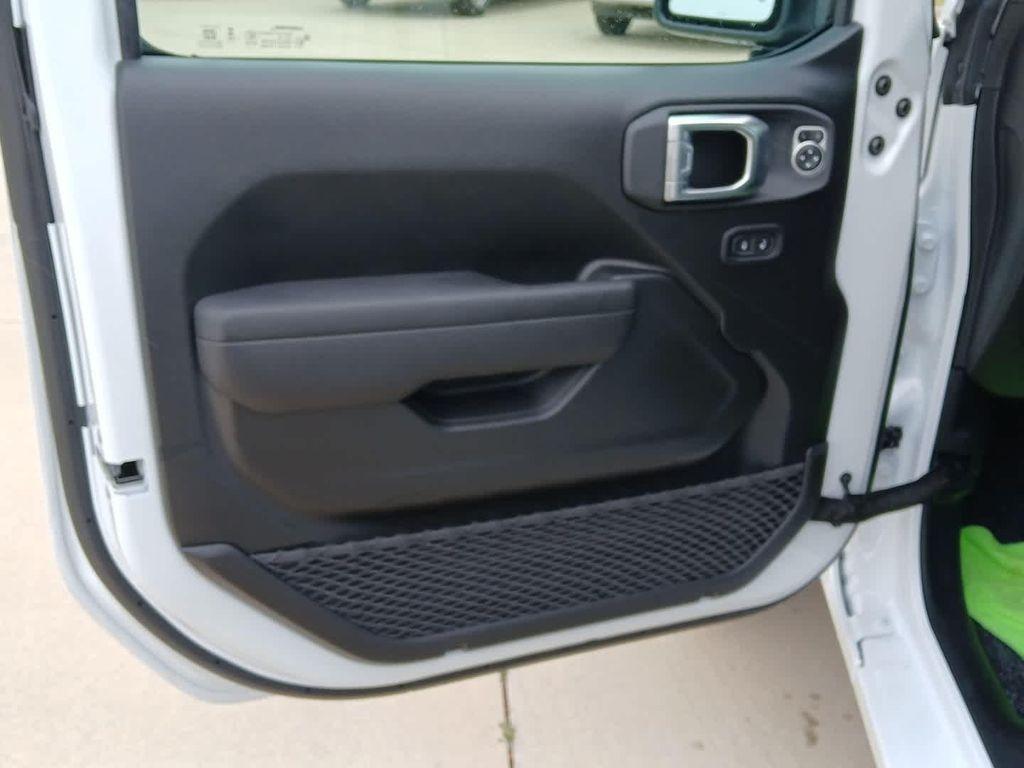 new 2026 Jeep Wrangler car, priced at $51,934