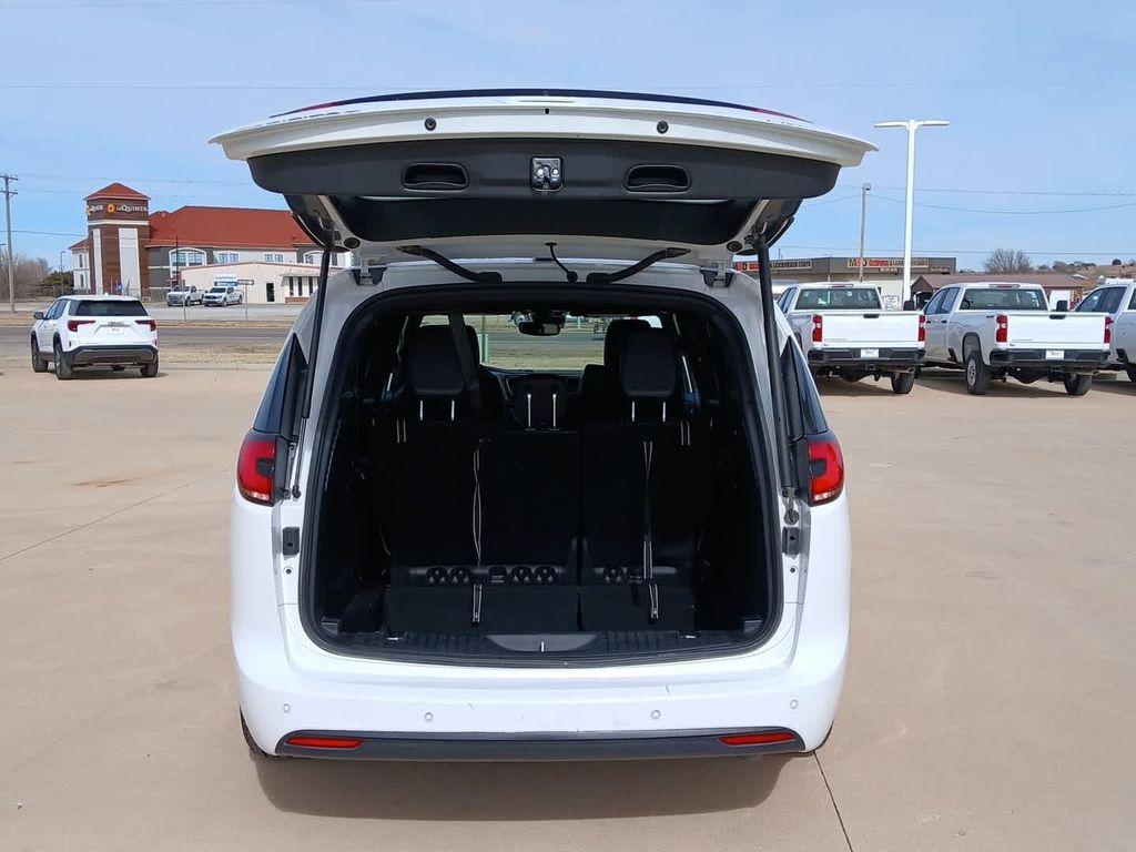 used 2025 Chrysler Pacifica car, priced at $38,000