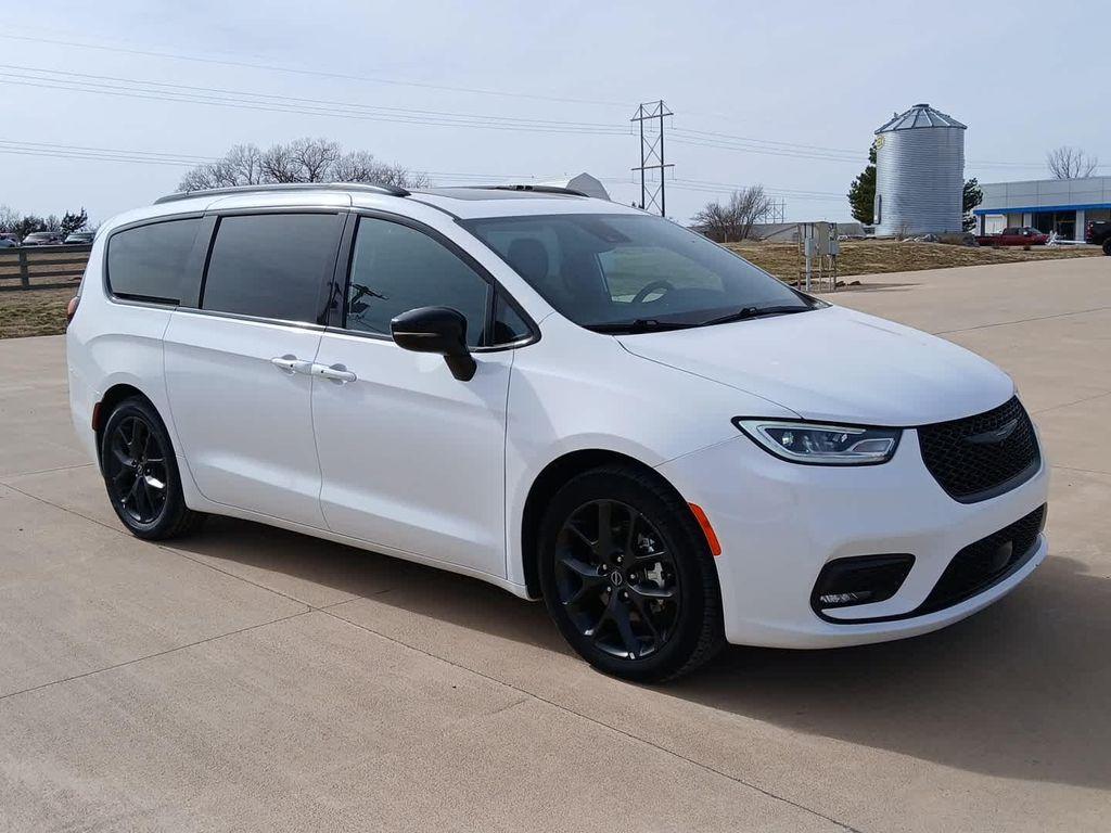used 2025 Chrysler Pacifica car, priced at $38,000