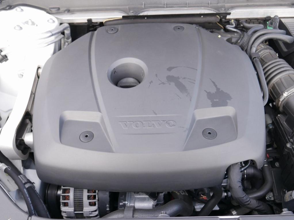 used 2021 Volvo XC90 car, priced at $30,600