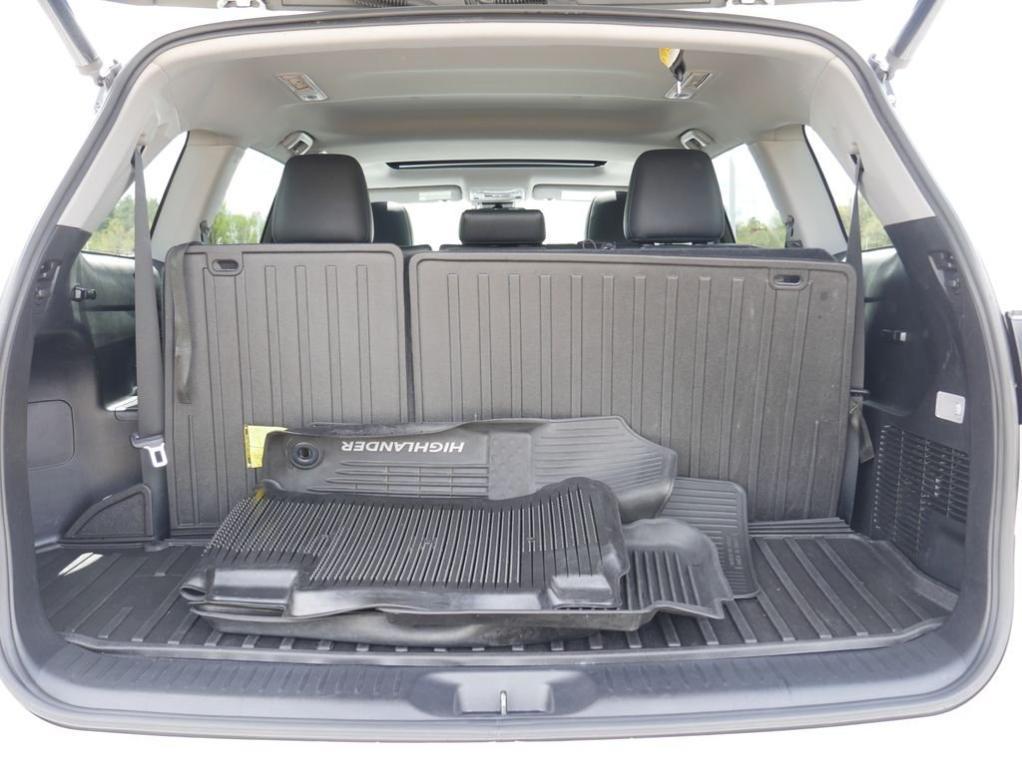 used 2019 Toyota Highlander car, priced at $29,071