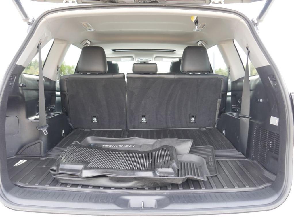 used 2019 Toyota Highlander car, priced at $29,071