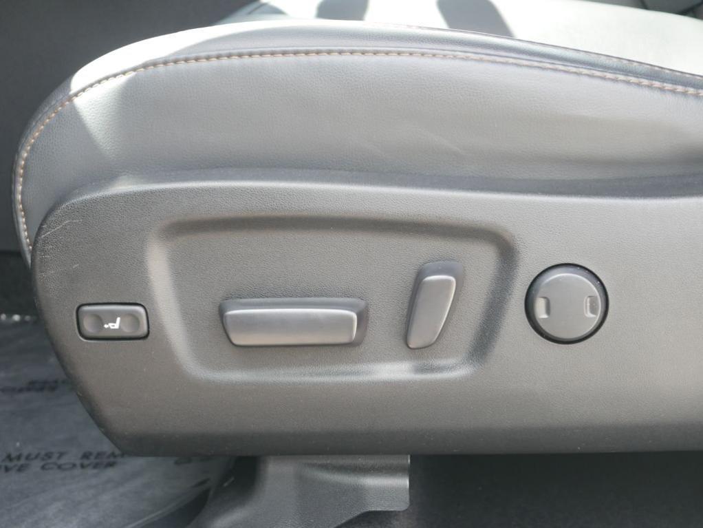 used 2019 Toyota Highlander car, priced at $29,071