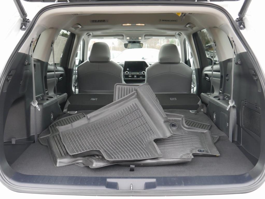 used 2023 Toyota Highlander car, priced at $37,250