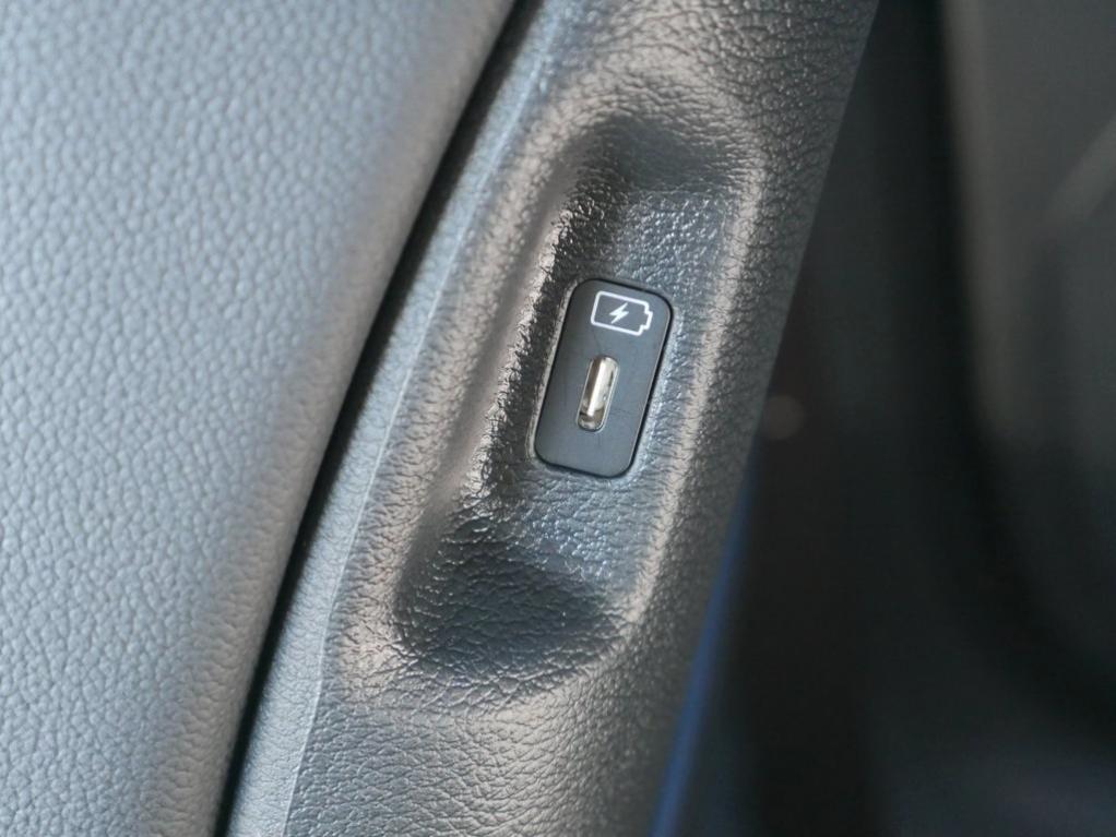 used 2023 Kia Sportage Plug-In Hybrid car, priced at $24,000