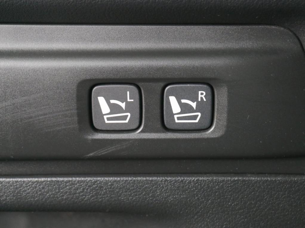 used 2025 Mazda CX-70 car, priced at $40,650