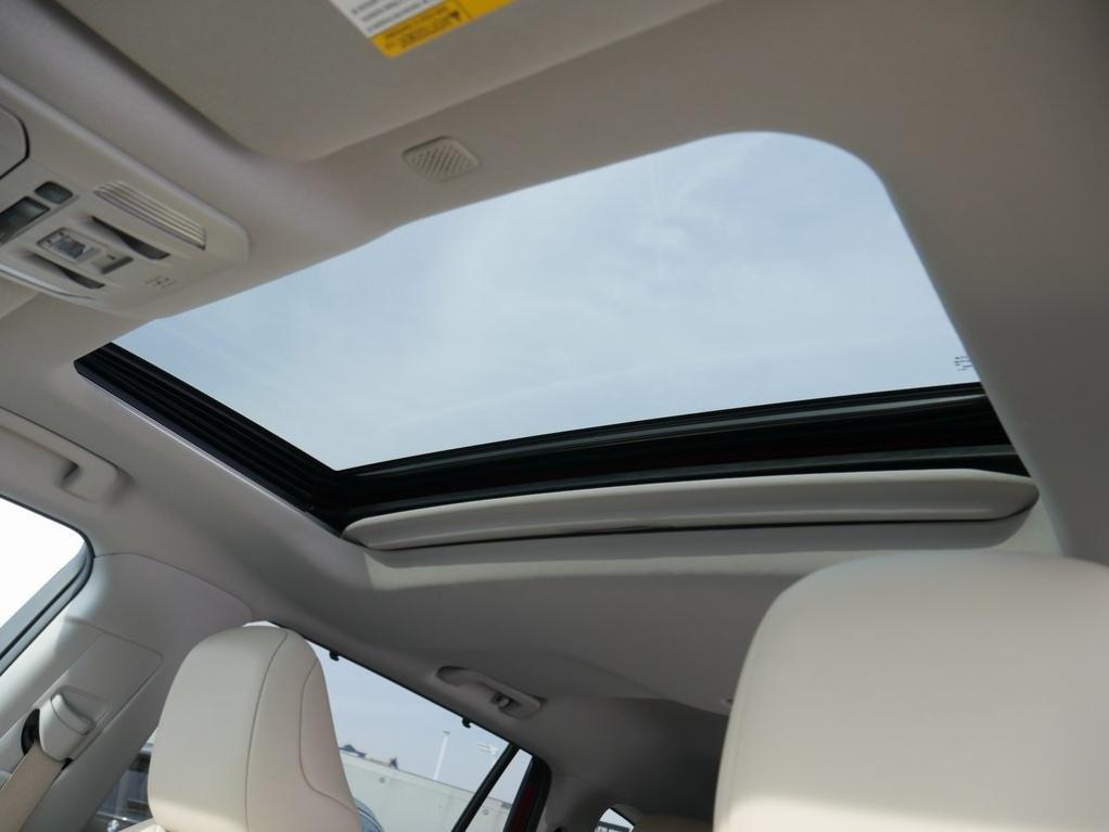 used 2021 Toyota Highlander car, priced at $31,000