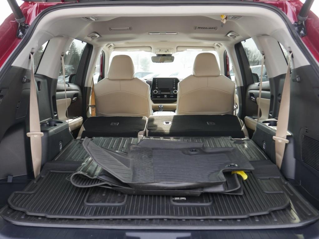 used 2021 Toyota Highlander car, priced at $31,000