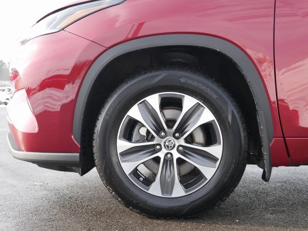 used 2021 Toyota Highlander car, priced at $31,000