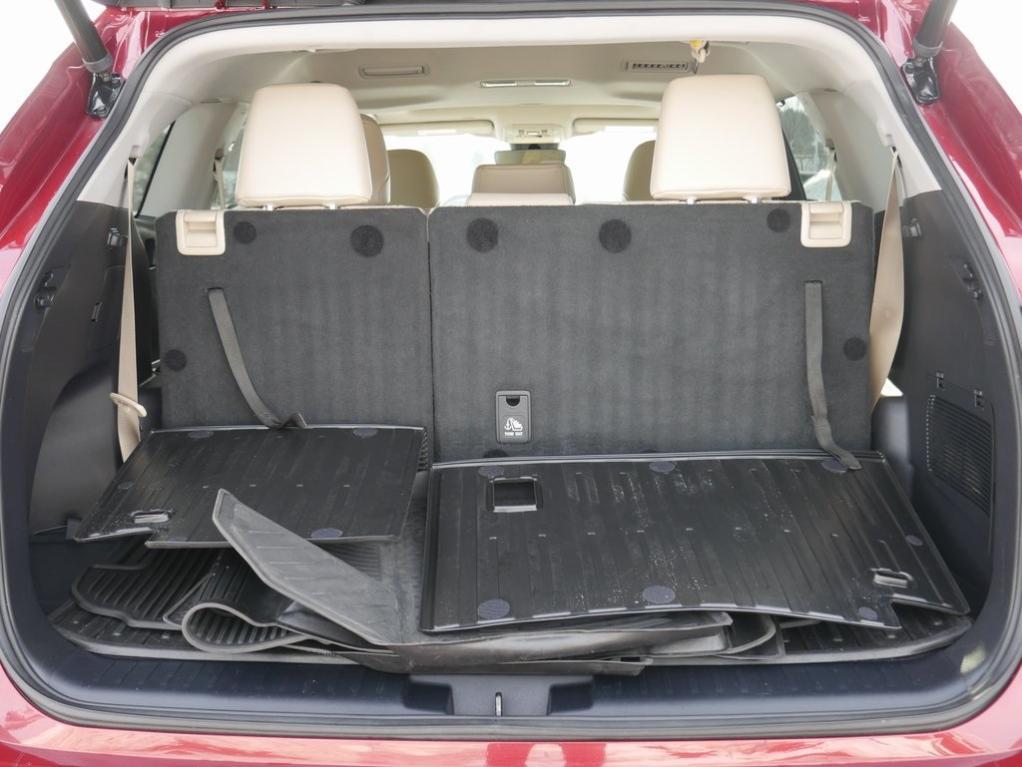 used 2021 Toyota Highlander car, priced at $31,000