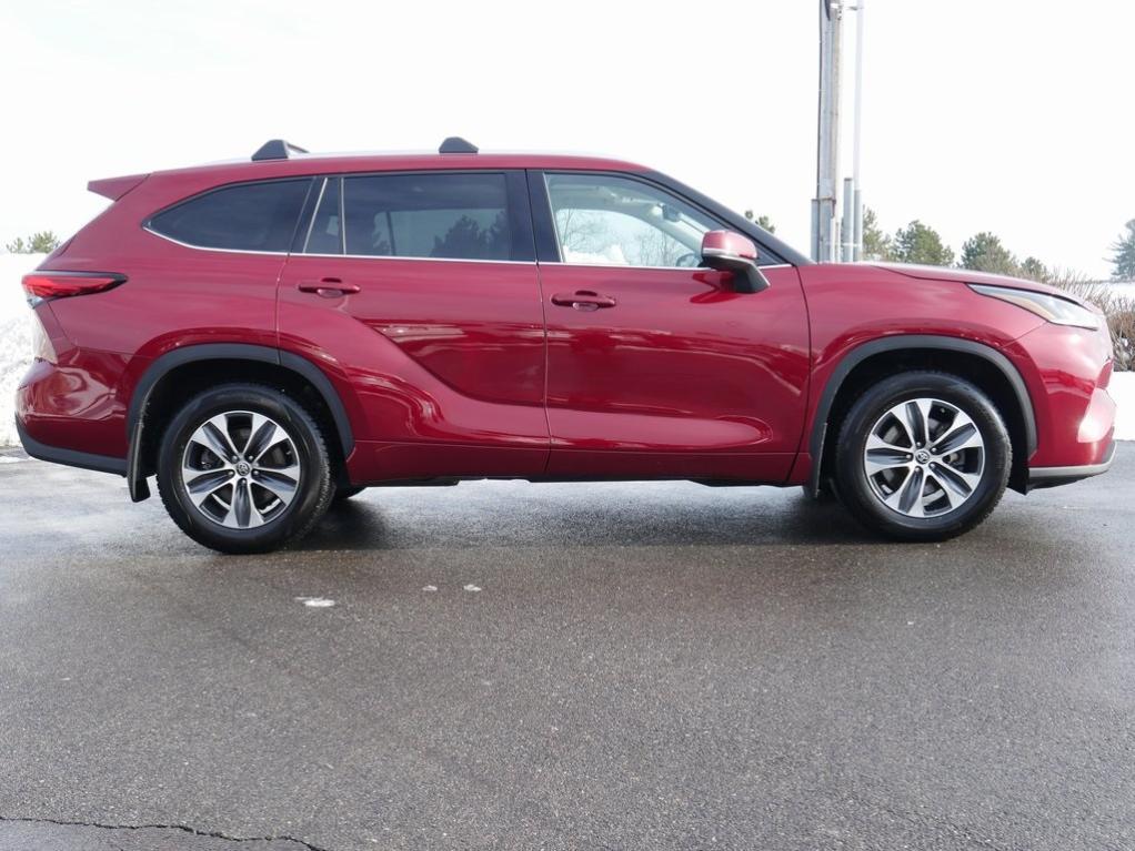 used 2021 Toyota Highlander car, priced at $31,000