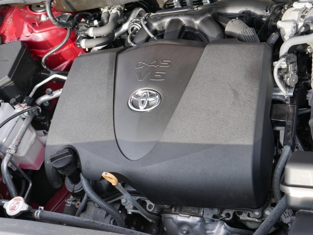 used 2021 Toyota Highlander car, priced at $31,000