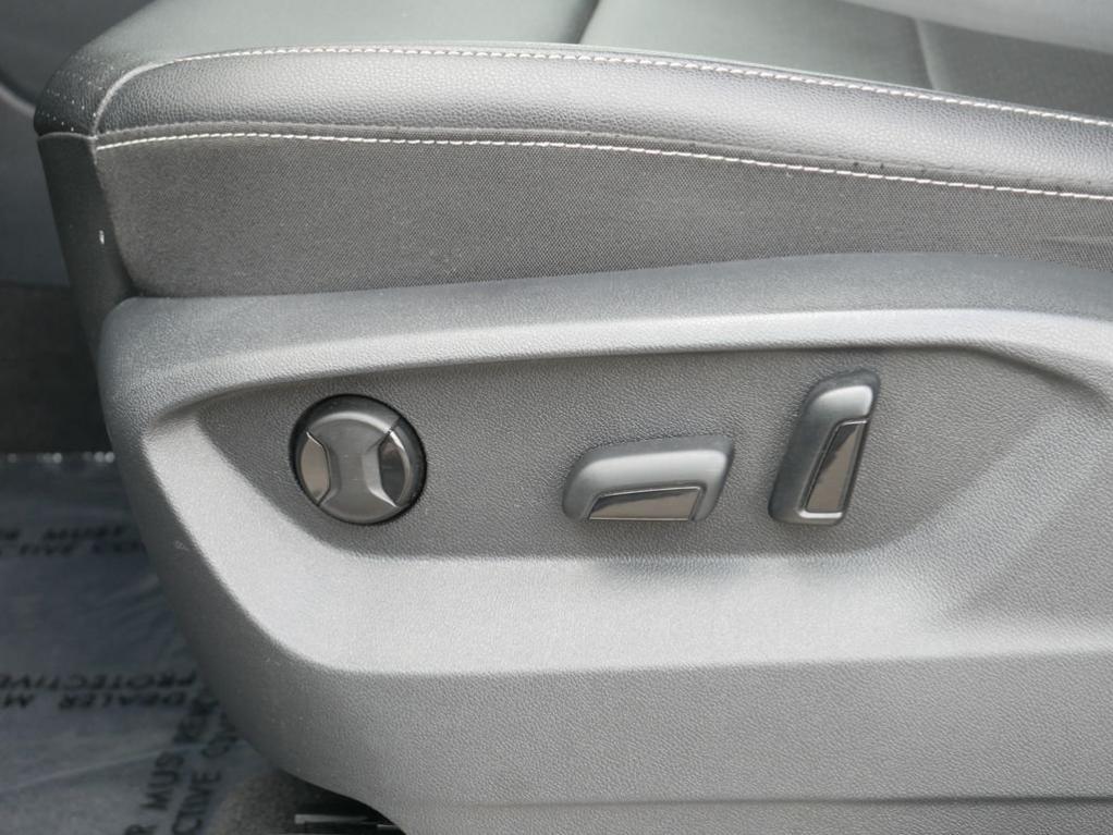 used 2023 Volkswagen Atlas car, priced at $30,300