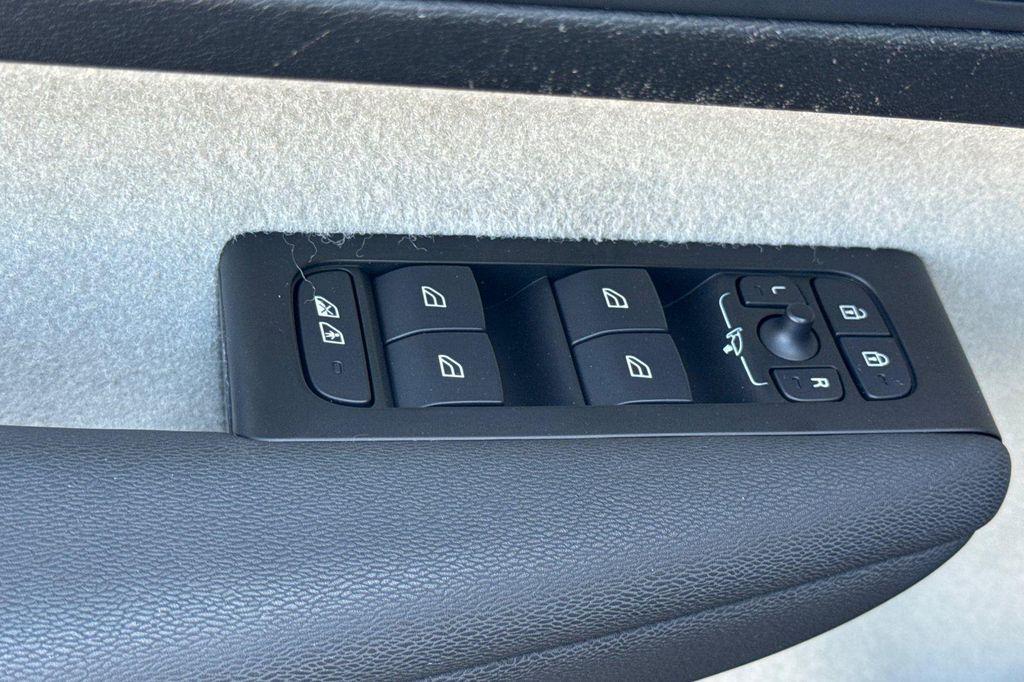 used 2021 Volvo XC40 car, priced at $23,255