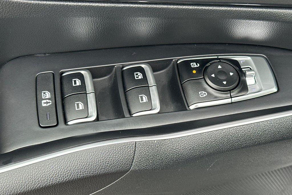 used 2024 Kia Sorento car, priced at $27,888