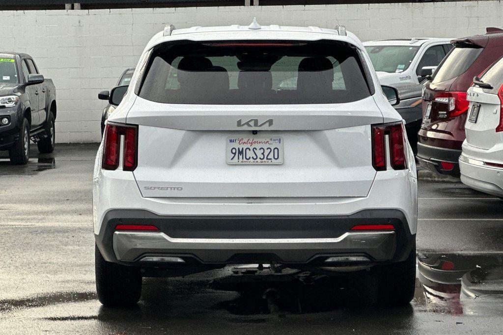used 2024 Kia Sorento car, priced at $27,888