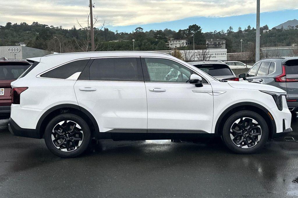 used 2024 Kia Sorento car, priced at $27,888