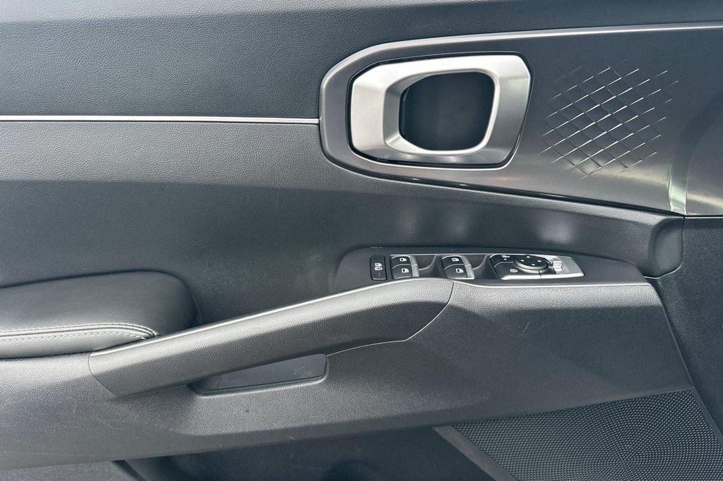 used 2024 Kia Sorento car, priced at $27,888