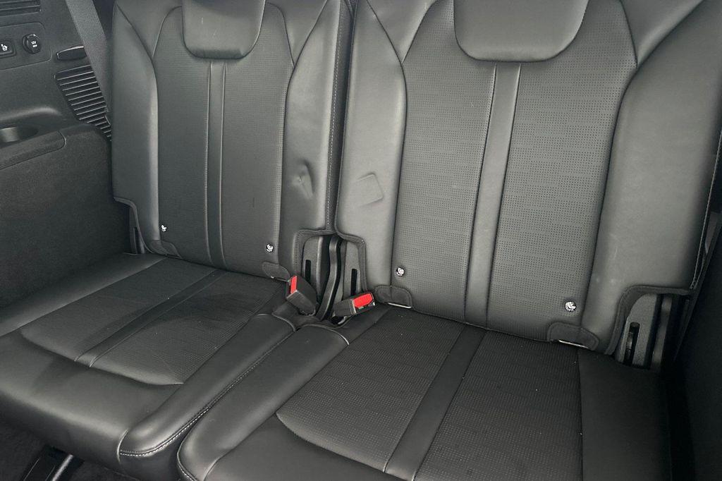 used 2024 Kia Sorento car, priced at $27,888