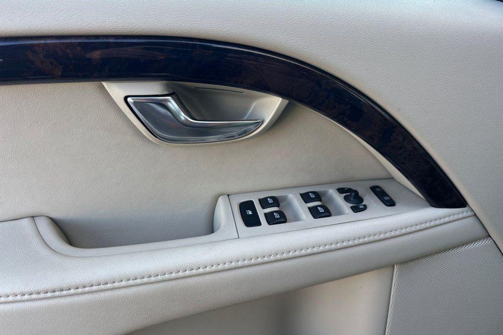 used 2016 Volvo XC70 car, priced at $14,999