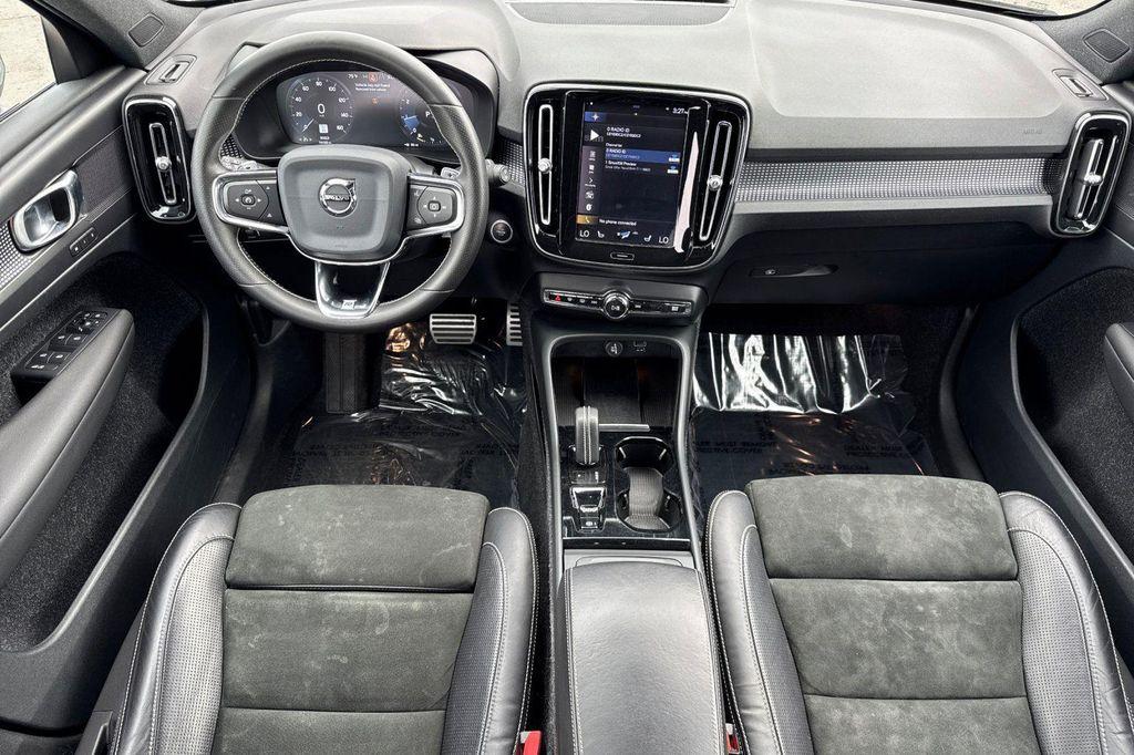 used 2020 Volvo XC40 car, priced at $18,999