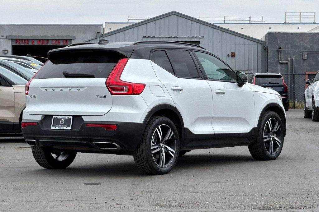 used 2020 Volvo XC40 car, priced at $18,999