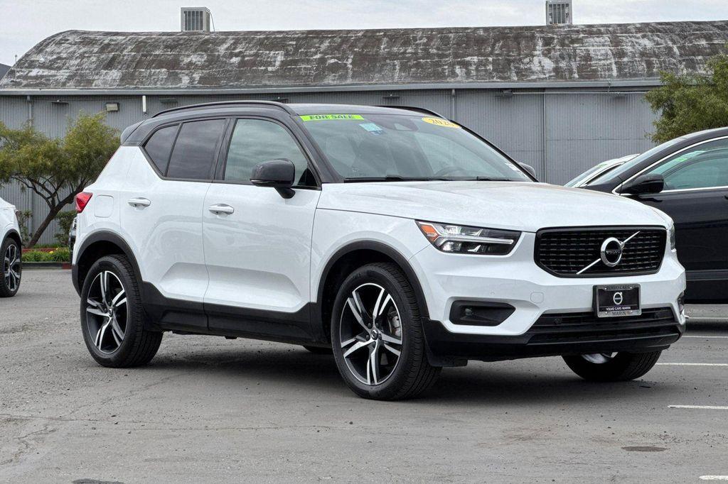 used 2020 Volvo XC40 car, priced at $18,999