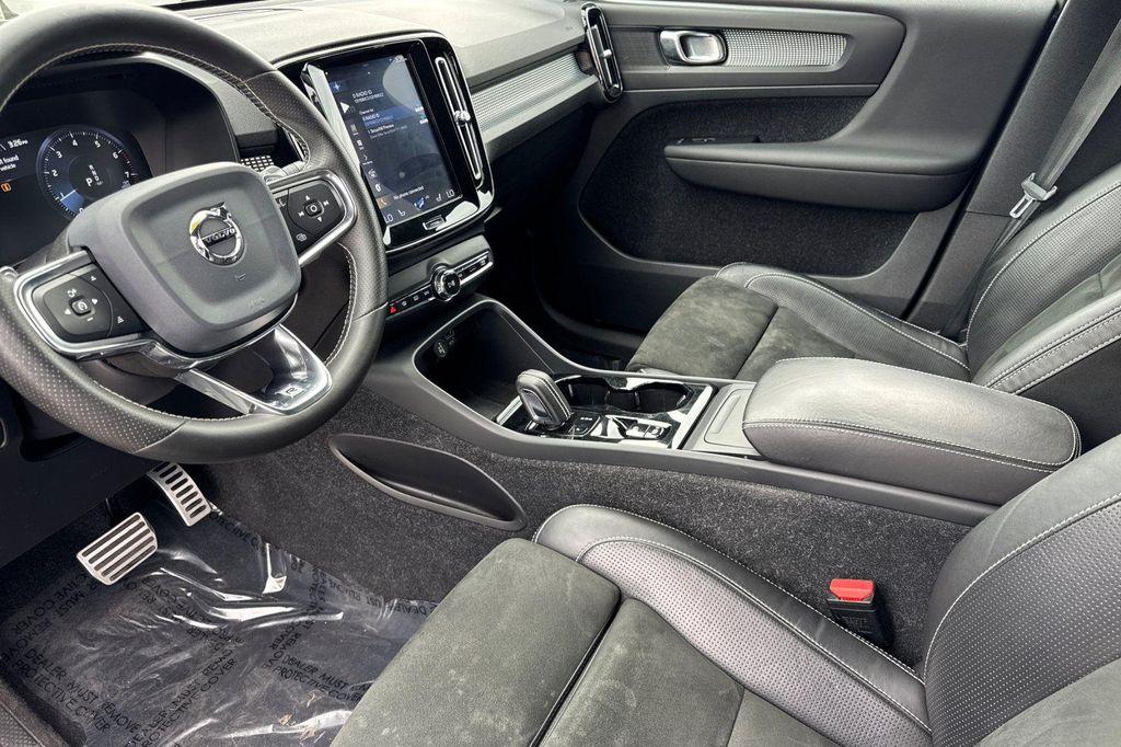 used 2020 Volvo XC40 car, priced at $18,999