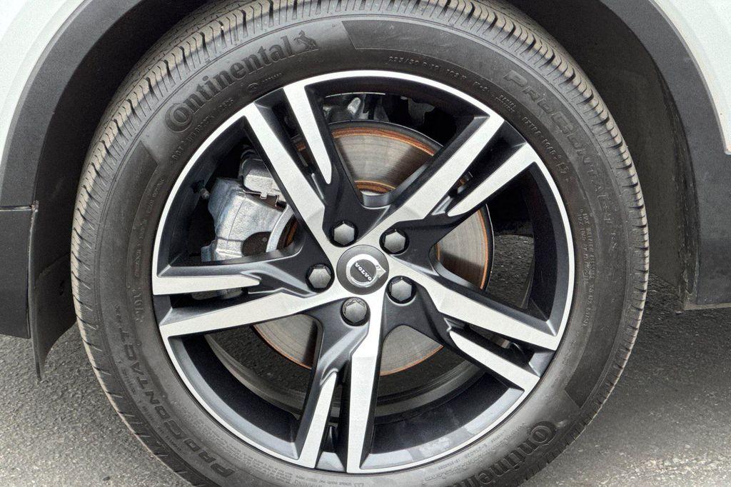 used 2020 Volvo XC40 car, priced at $18,999