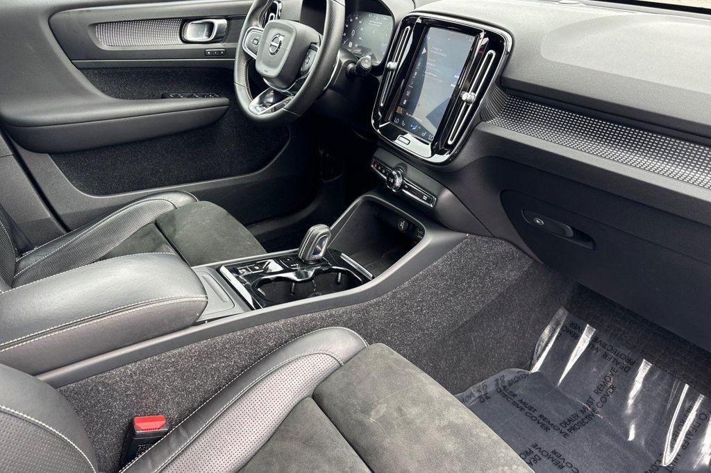 used 2020 Volvo XC40 car, priced at $18,999