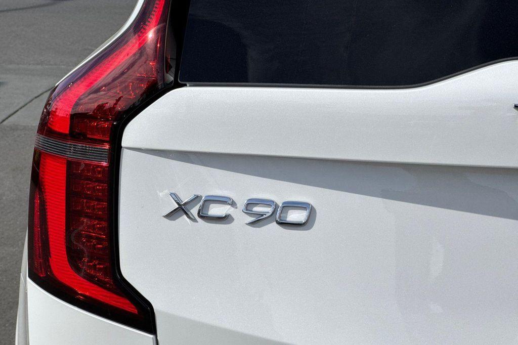 new 2026 Volvo XC90 Plug-In Hybrid car, priced at $87,620