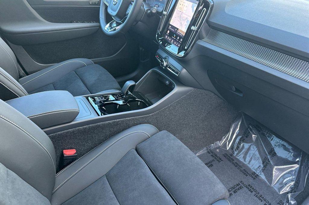 new 2026 Volvo XC40 car, priced at $55,085