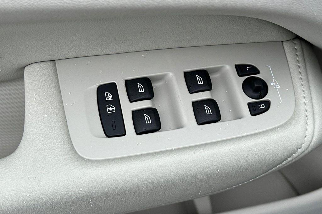 new 2026 Volvo XC60 car, priced at $63,935