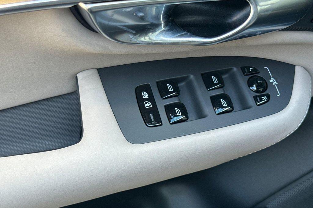 new 2026 Volvo XC90 car, priced at $71,695