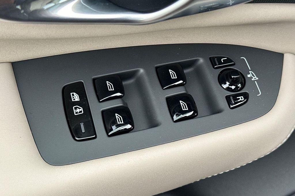 new 2026 Volvo XC90 car, priced at $71,825