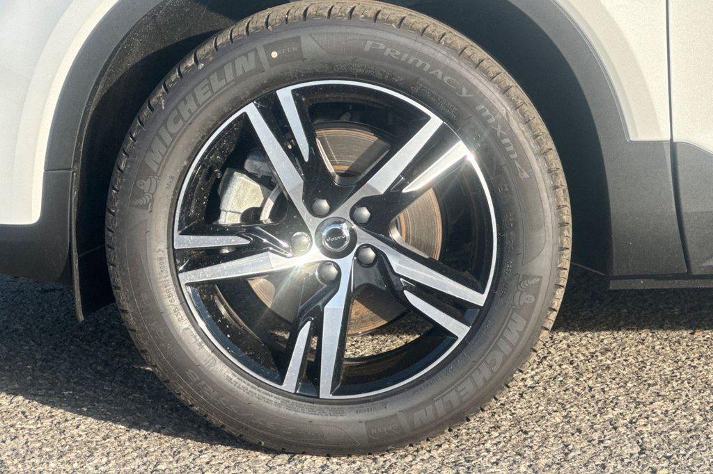 new 2026 Volvo XC40 car