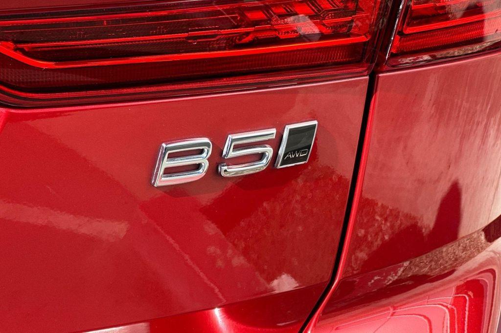 used 2022 Volvo XC60 car, priced at $32,499