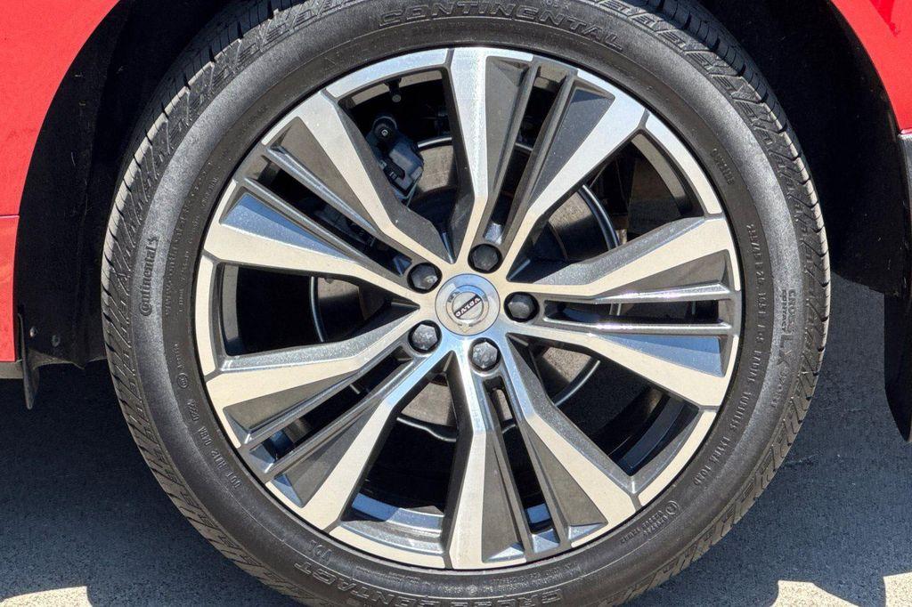 used 2022 Volvo XC60 car, priced at $32,499