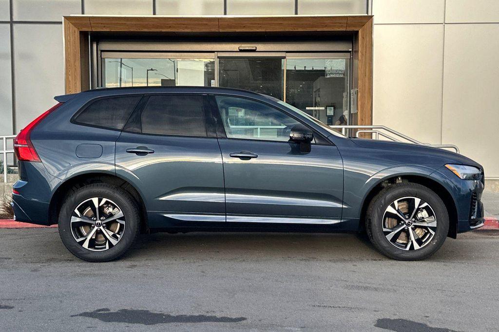 new 2026 Volvo XC60 Plug-In Hybrid car