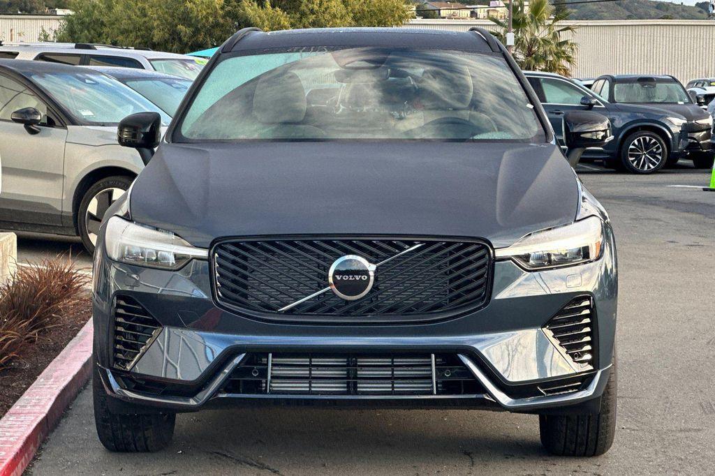 new 2026 Volvo XC60 Plug-In Hybrid car