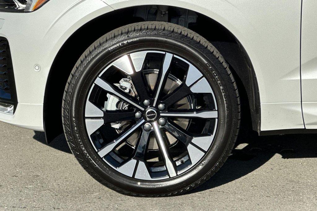 new 2026 Volvo XC60 car, priced at $57,985